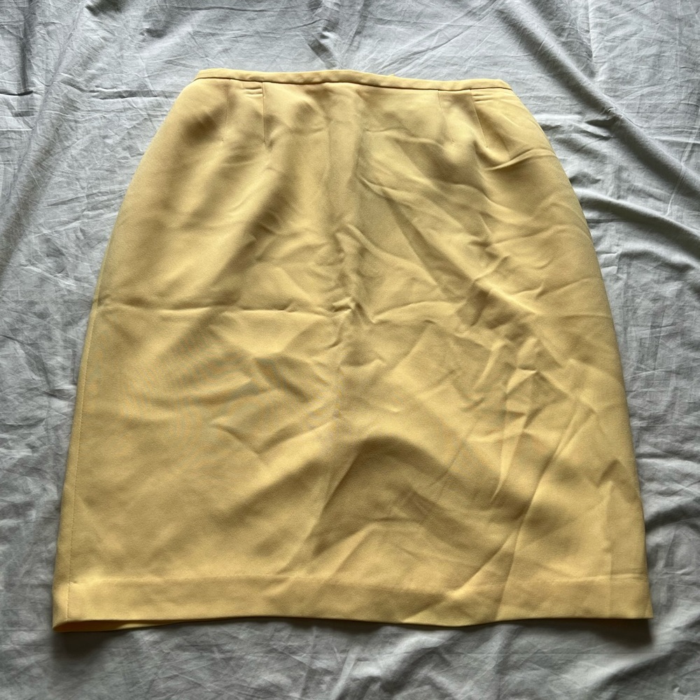 August Max Size 12W Skirt Length 25” Zip Button Lined Poly Acetate #805